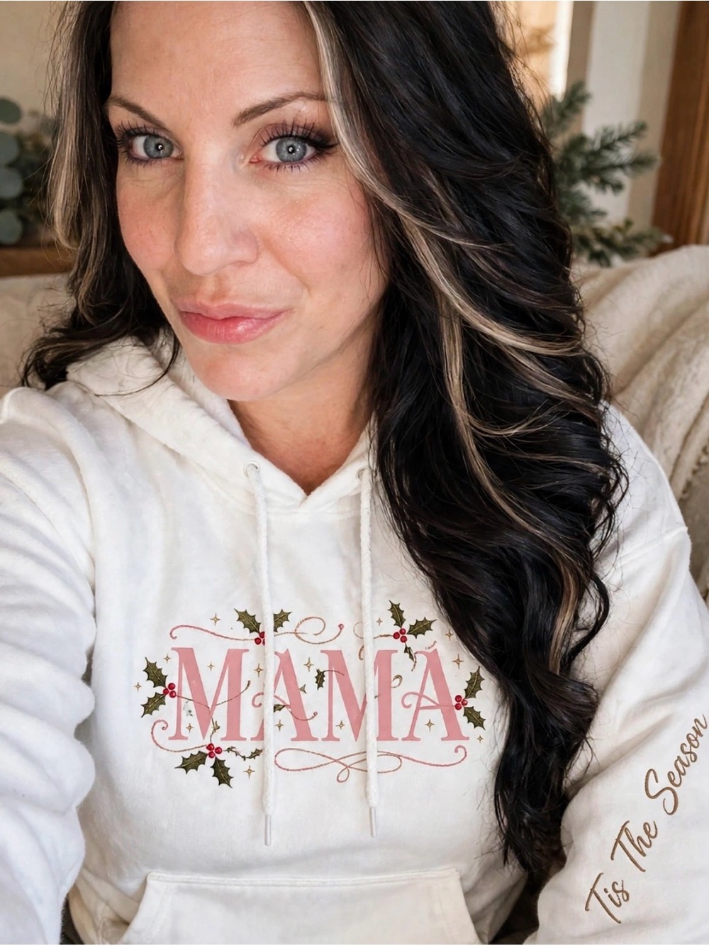 MAMA Holiday Graphic Hoodie - Cream